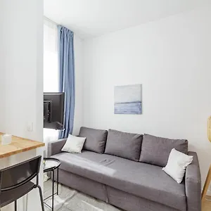 Joli 23 M Lumineux Et Rénové Proche Sacré-cœur Appartement