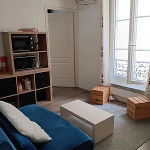 En Plein Coeur Du 10eme Et Proche De Plusieurs Gares Appartement